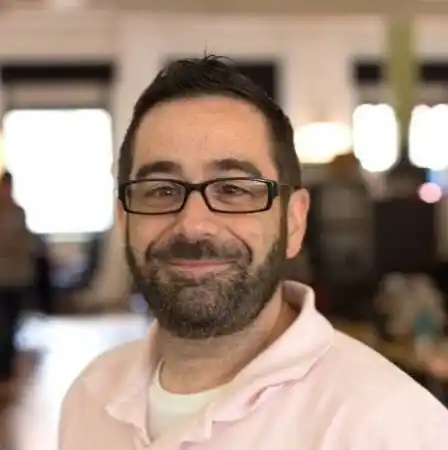 A pretty good headshot of Bob Eckert